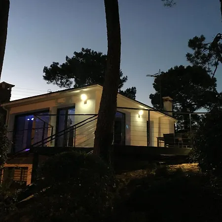 Maison Sous Les Pins Feriehus